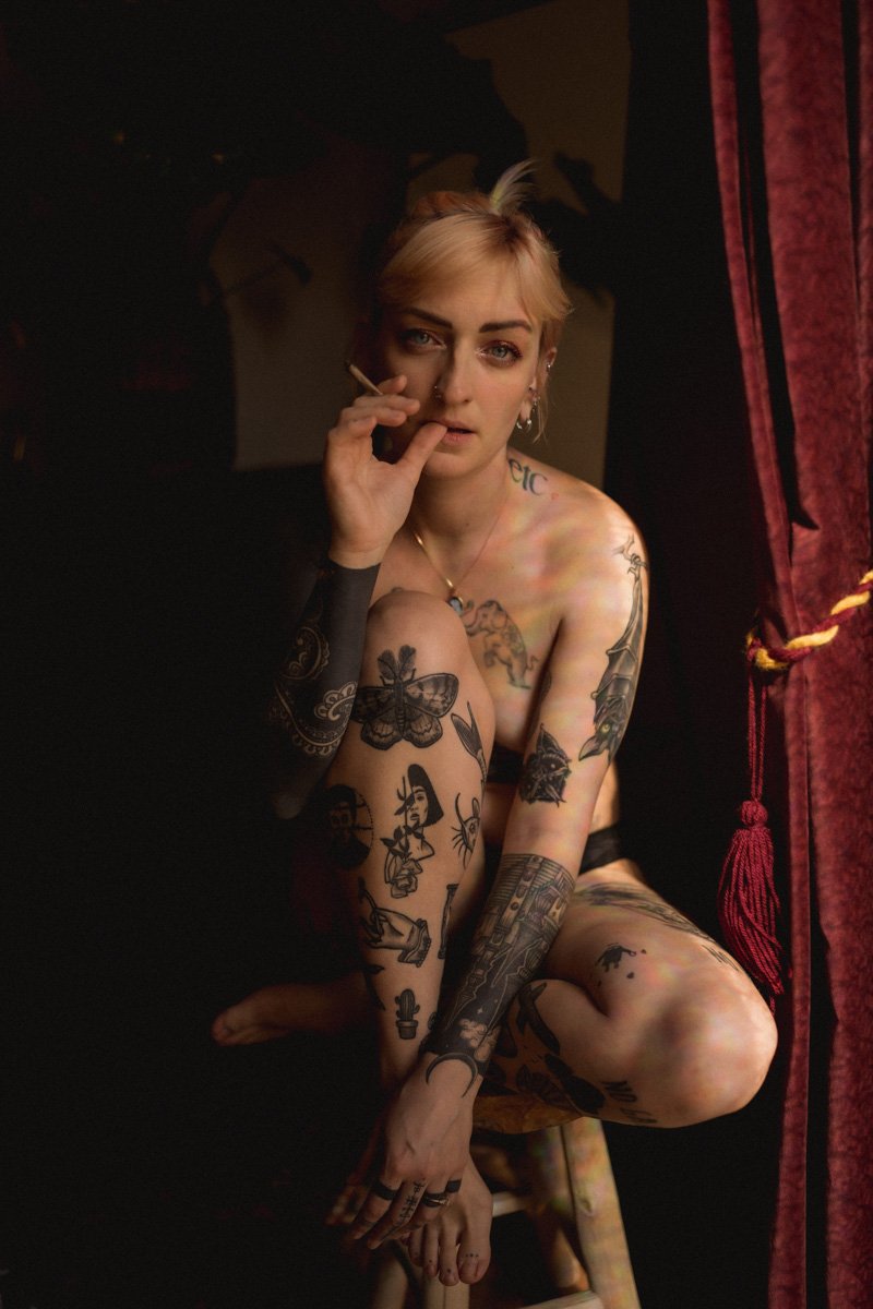 photographe-portrait-marseille-femme-tatouee.jpg