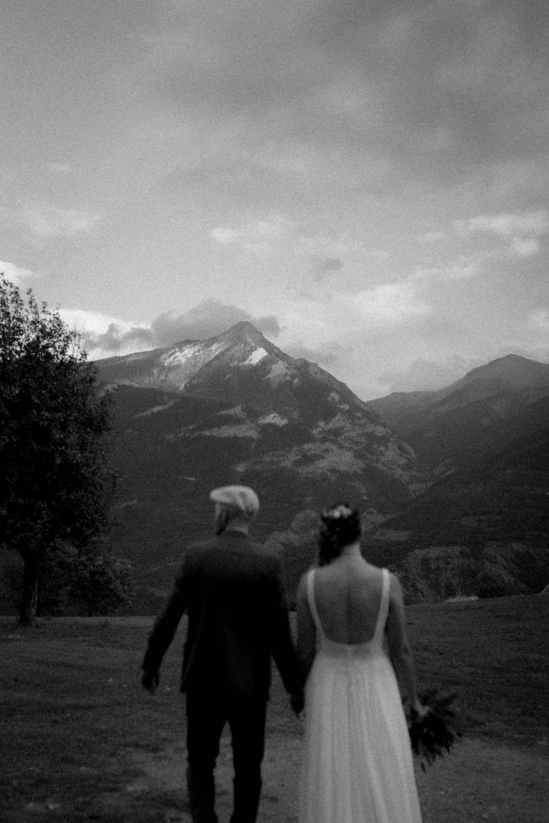 mariage-montagne-noir-blanc-argentique.jpg