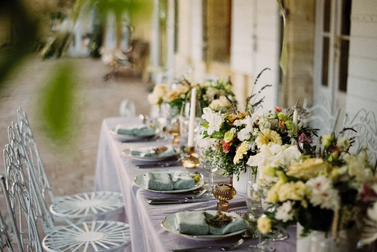 mariage-petit-comite-provence-repas-argentique.jpg