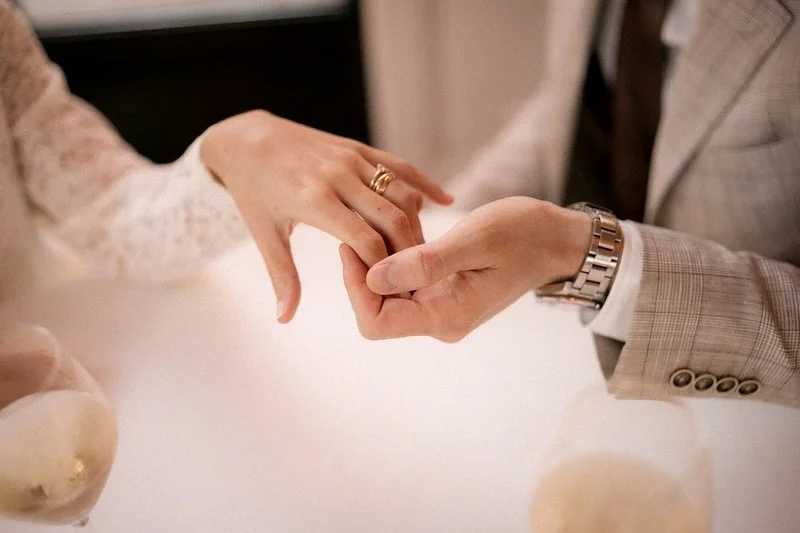 En bient&ocirc;t 15 ans de m&eacute;tier je n&rsquo;avais jamais v&eacute;cu cette situation&hellip; j&rsquo;ai &eacute;t&eacute; t&eacute;moin de mariage! Fiona et JB voulaient un mariage tr&egrave;s intime, rien qu&rsquo;&agrave; deux. Pour faire l