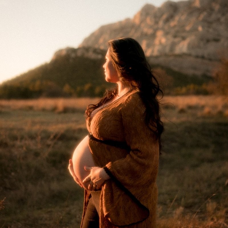 L&rsquo;ann&eacute;e derni&egrave;re Danna et JV ont affront&eacute; la fra&icirc;cheur de Mars pour les photos. Un coucher de soleil rougeoyant et une lumi&egrave;re douce comme j&rsquo;aime.