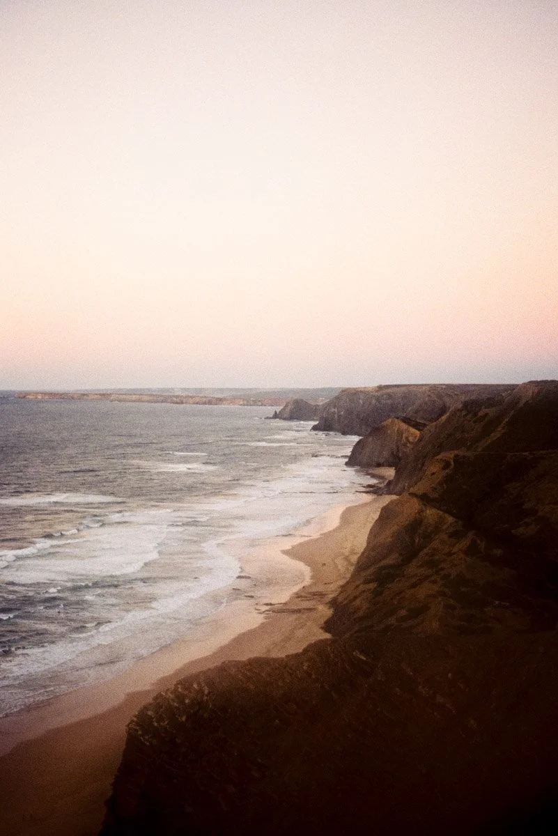 voyage-portugal-photo-argentique-falaises-coucher-soleil.jpg