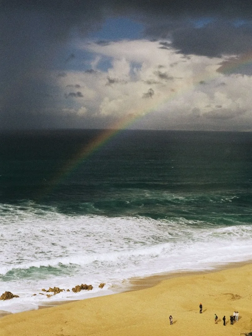 1 mois ++ sur la c&ocirc;te portugaise avec un oiseau bizarre @laloutrevolante toujours dans les airs.
Et moi qui prend le temps de prendre le temps et qui photographie des trucs. 

Photos 100% argentique