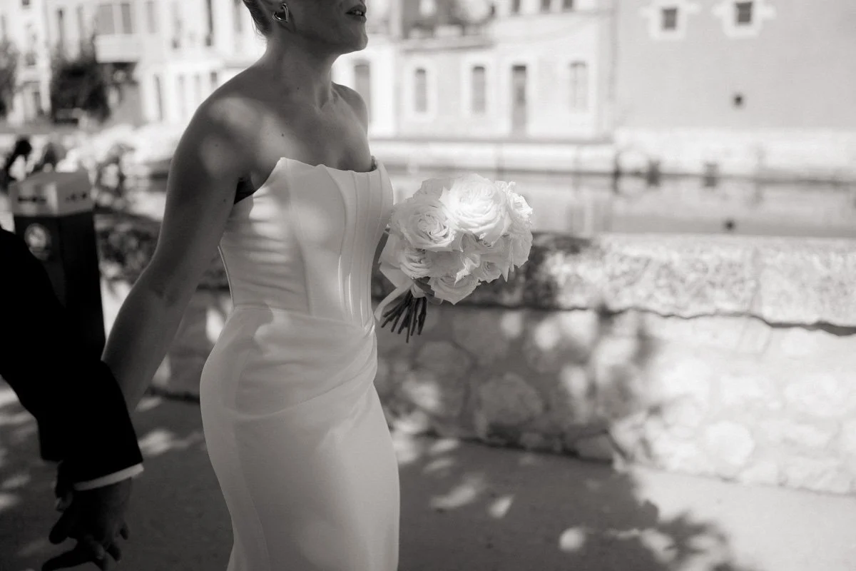 photographe-mariage-gard-elegant-bouquet-mariee.jpg