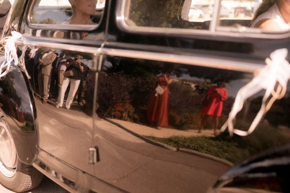 photographe-mariage-gard-elegant-voiture.jpg