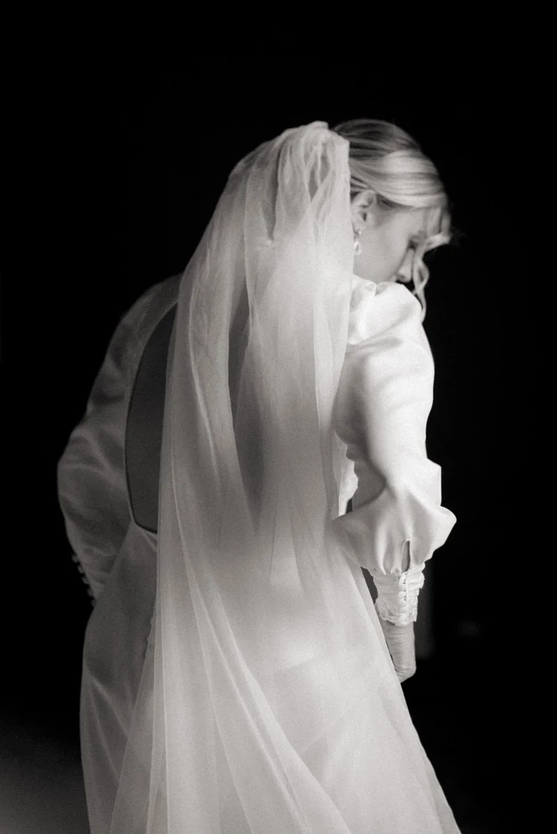 photographe-mariage-normandie-noir-blanc-robe.jpg