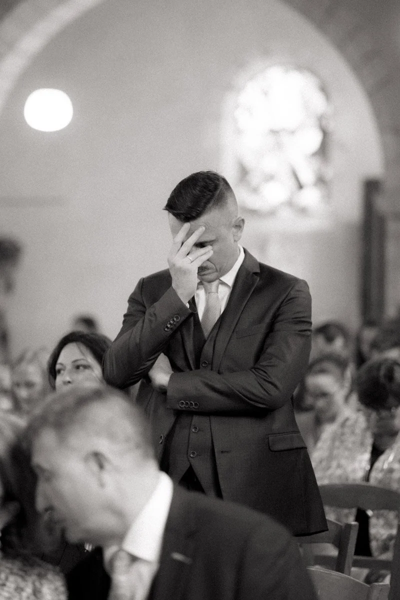 photographe-mariage-normandie-detail-noir-blanc-eglise.jpg