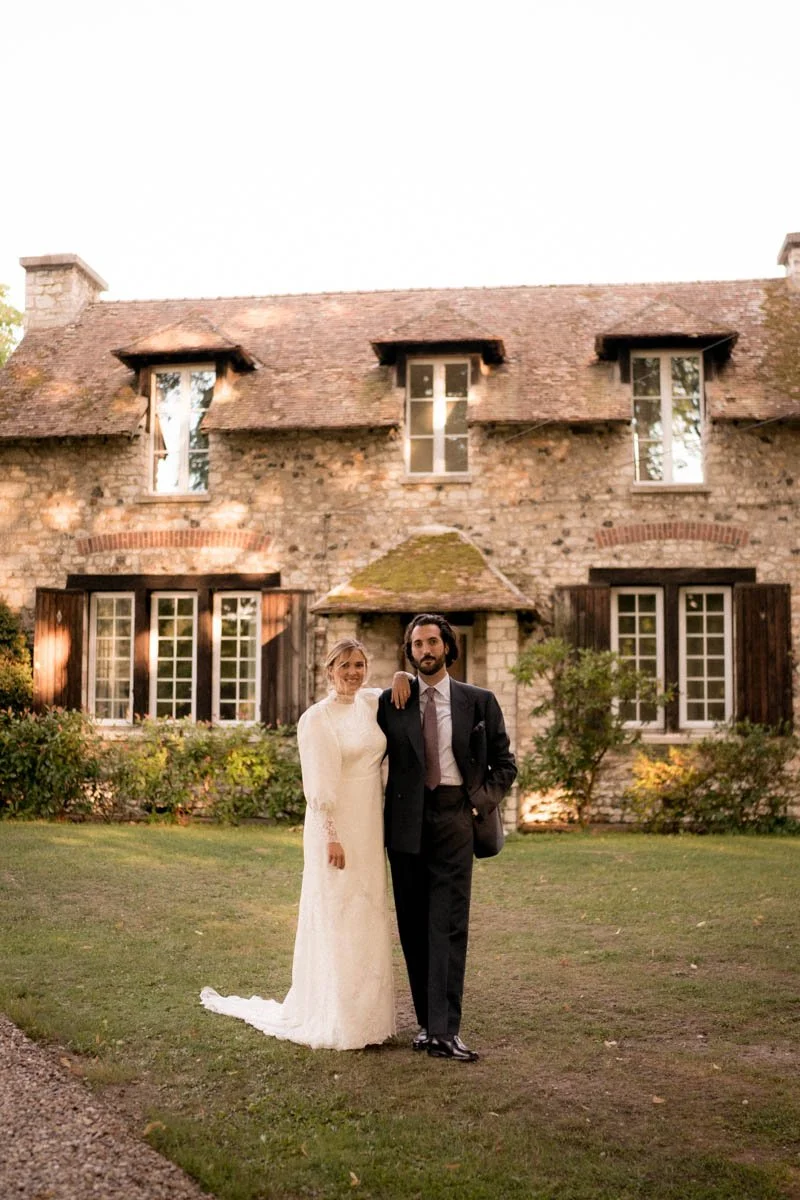 photographe-mariage-normandie-couple-maison.jpg