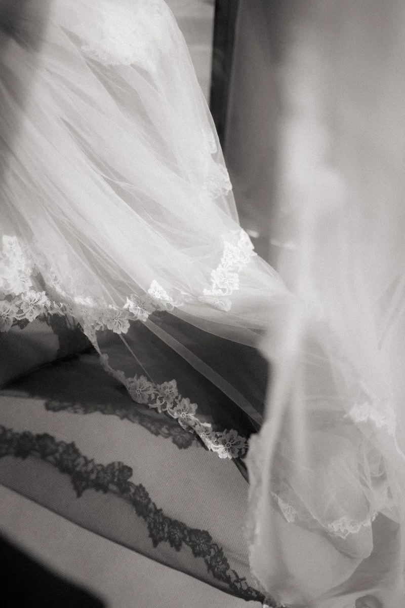 photographe-var-mariage-noir-blanc-voile.jpg
