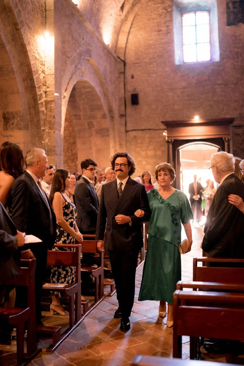 photographe-var-mariage-eglise-entree.jpg