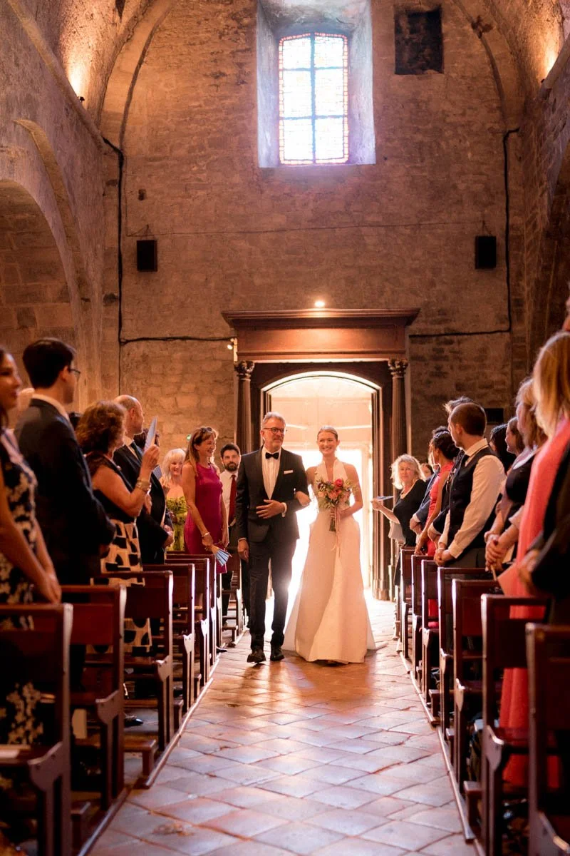 photographe-var-mariage-eglise-alléee-entree.jpg