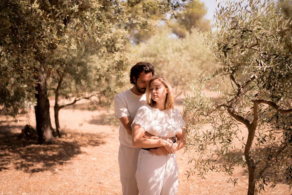 photographe-gordes-couple-jardins.jpg