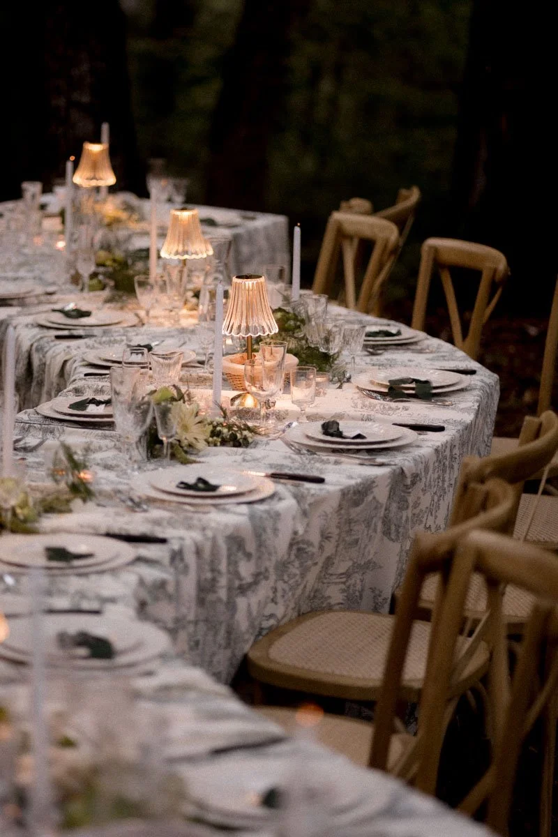 decoration-mariage-foret-table-zig-zag.jpg