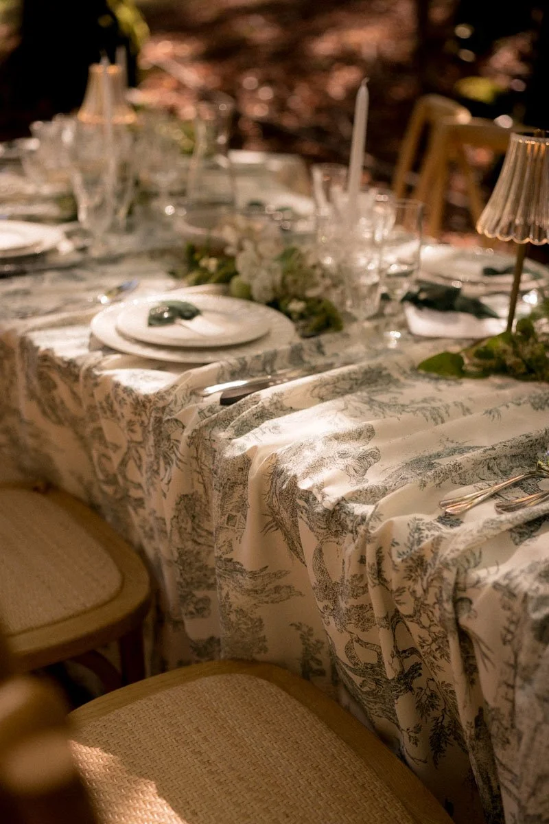 decoration-mariage-foret-table-toile-jouy.jpg