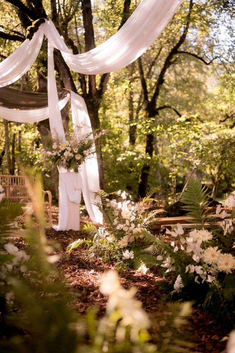 decoration-mariage-foret-ceremonie-fougere.jpg