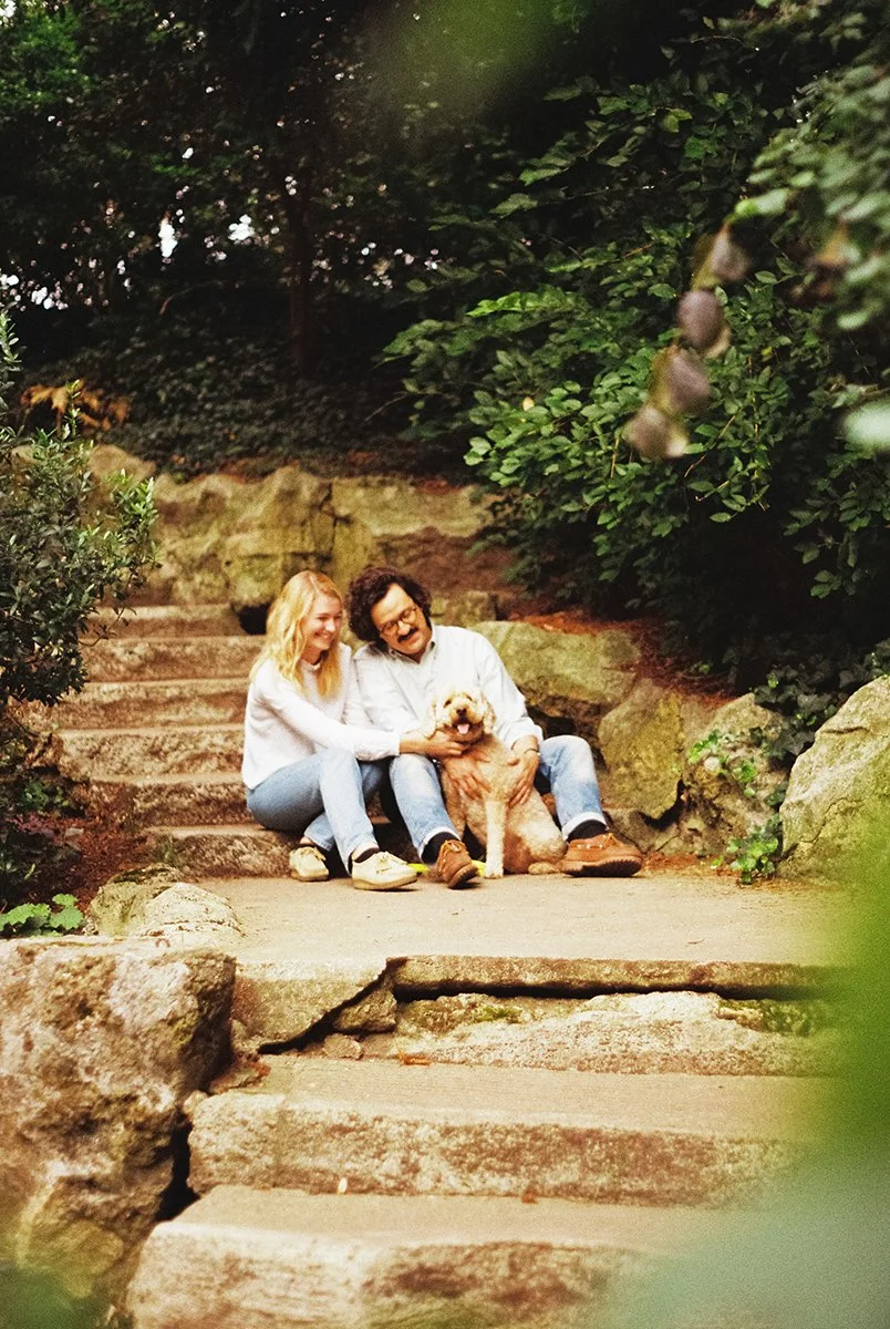 seance-engagement-paris-buttes-chaumont-lifestyle-argentique.jpg