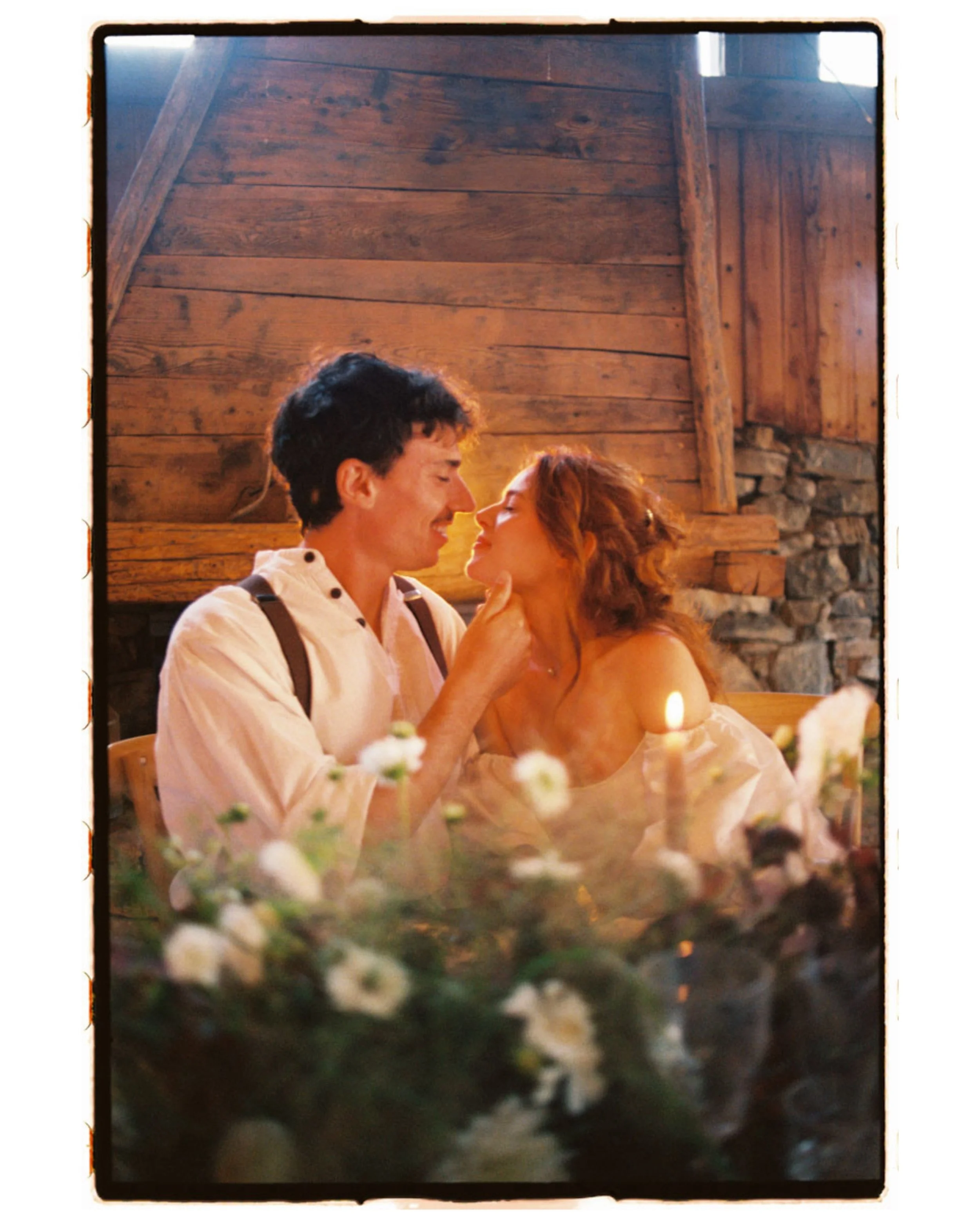 ✨ Daydreamer Wedding ✨

Un shooting d&rsquo;inspiration mariage pens&eacute; comme une douce journ&eacute;e de r&ecirc;verie aux esprits vintage. 

C&rsquo;&eacute;tait intense, &ccedil;a fait un moment que j&rsquo;y pense &agrave; cette journ&eacute