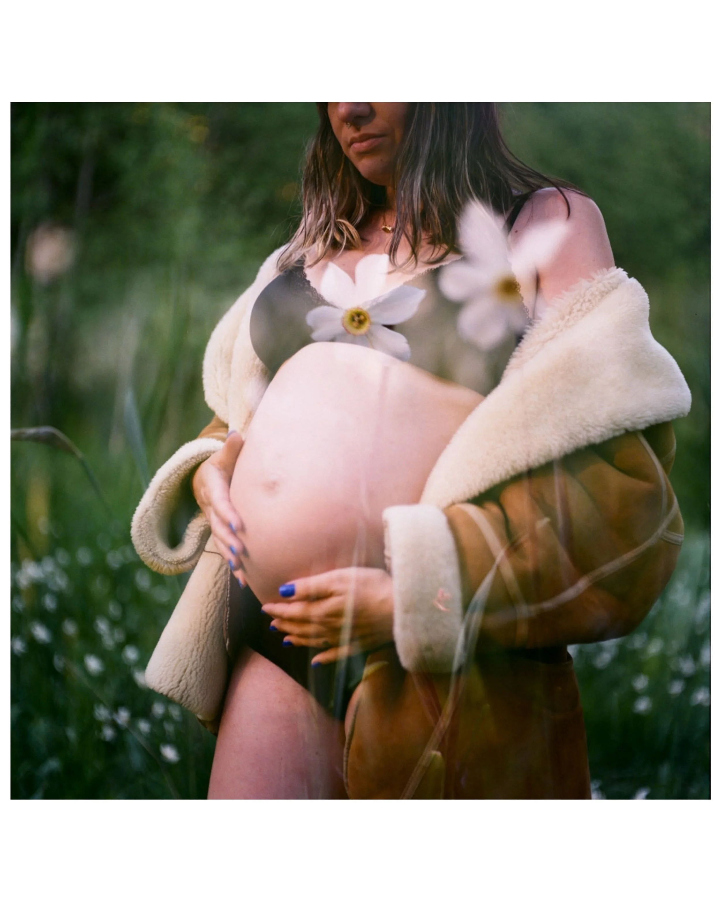 Lelia &amp; William - En attendant Liv 🌸

Publier des photos du printemps en automne parce qu&rsquo;on est toujours tr&egrave;s &agrave; jour ici. Je mourrai d&rsquo;envie de vous montrer toutes les belles histoires que j&rsquo;ai crois&eacute;es ce