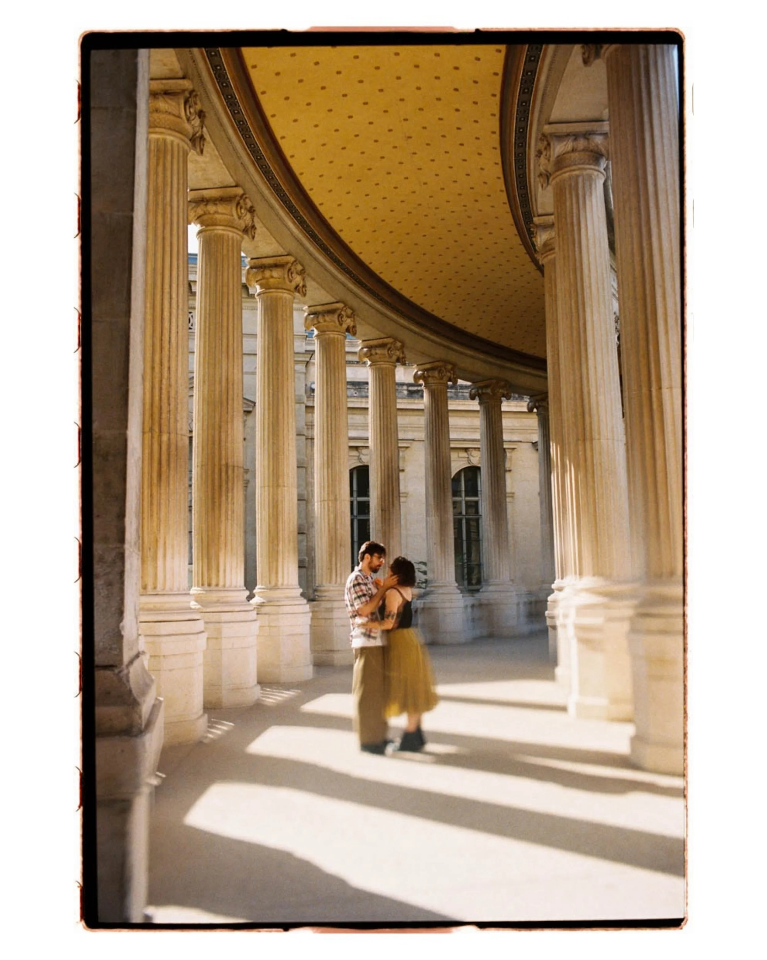 Julia &amp; Kevin - Visite au mus&eacute;e

La suite de la s&eacute;ance au mus&eacute;e par une balade dans les jardins du parc 
Une de mes s&eacute;ances favorites de l&rsquo;ann&eacute;e, l&rsquo;endroit qui colle tellement au mood du couple. Trop