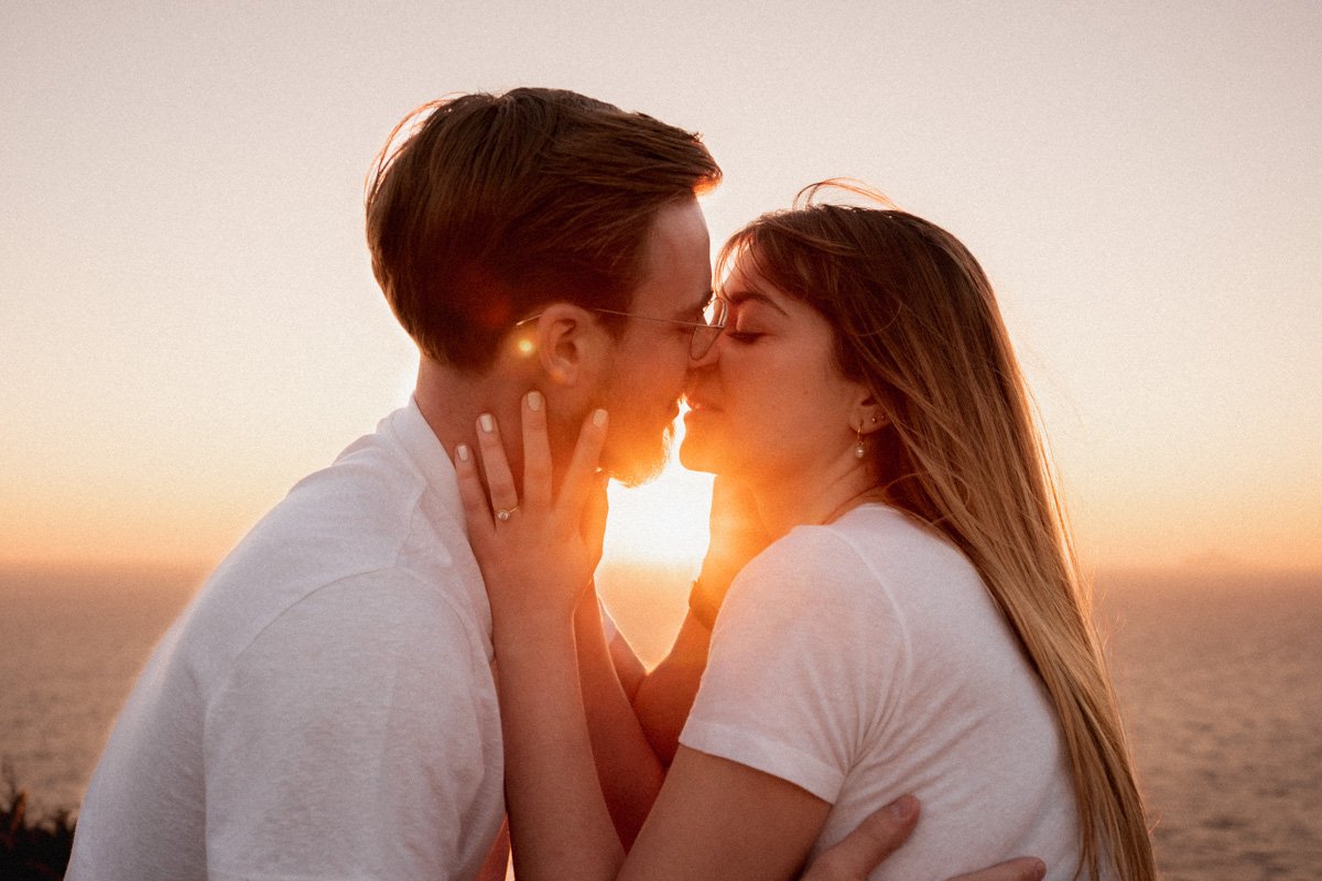photographe-valence-couple-golden-hour-intime.jpg