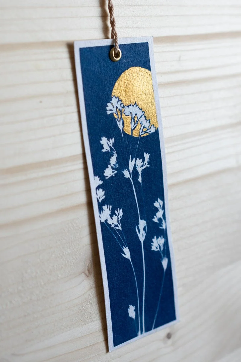 cyanotype-vegetal-marque-page-or-livre.jpg