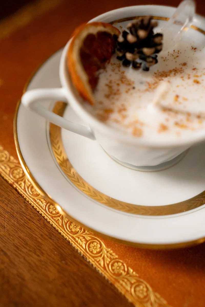 Bougies-parfumees-artisanales-tasse-dorure.jpg