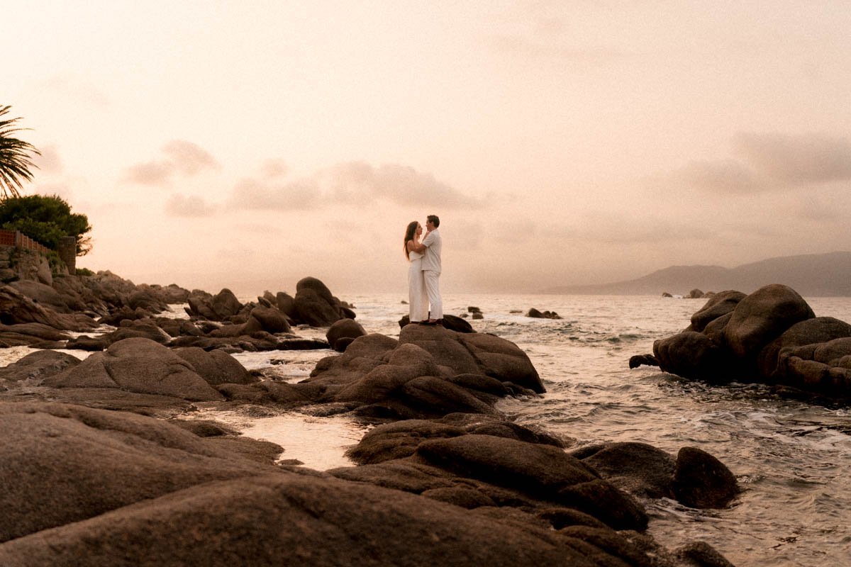 photographe-valence-couple-engagement-plage.jpg