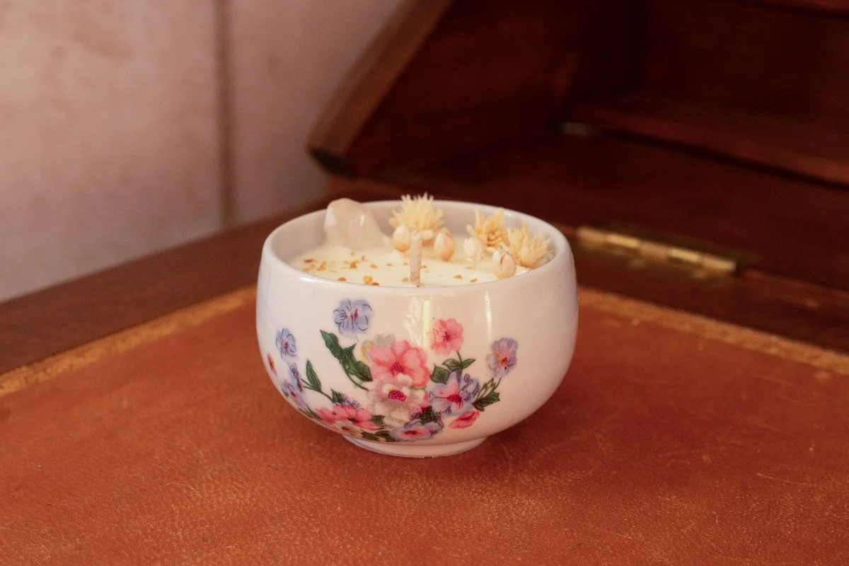 Bougies-parfumees-artisanales-tasse-thé-fleurs.jpg