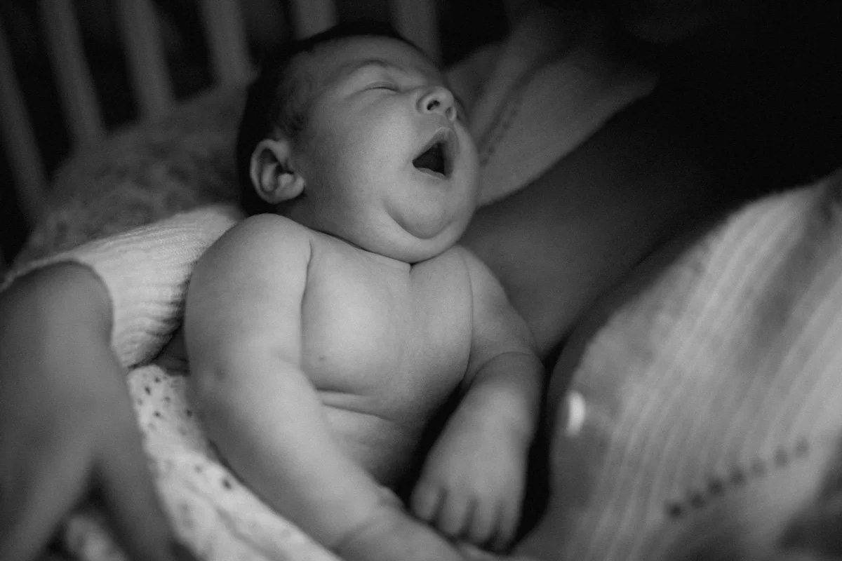 photographe-naissance-valence-portrait-noir-blanc.jpg