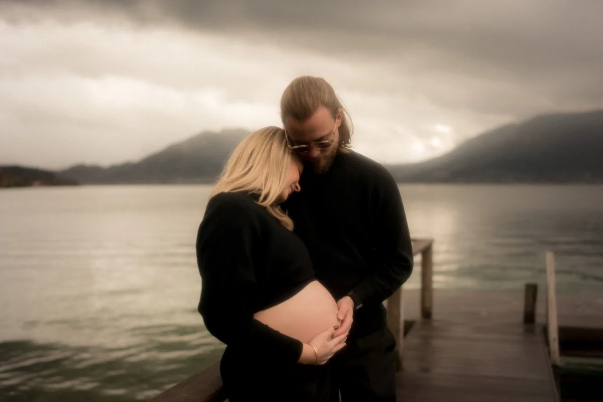 photographe-grossesse-hautes-alpes-poetique-lac.jpg