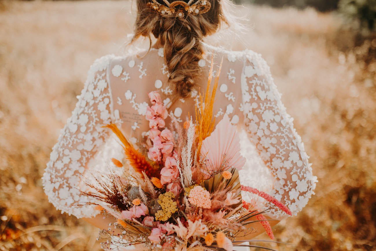 photographe-mariage-jouques-bouquet-mariee.jpeg