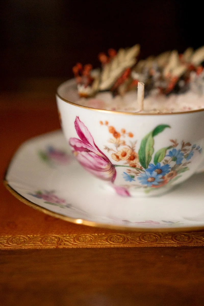 Bougies-parfumees-artisanales-tasse-fleurie.jpg