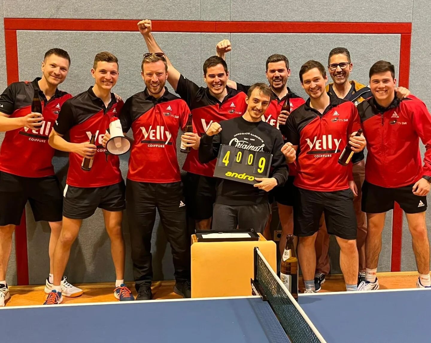 Die Zweite hat es im x-ten Anlauf geschafft und wird Meister in der Bezirksliga 🥳🥳🥳🥳🥳 #zugdrin