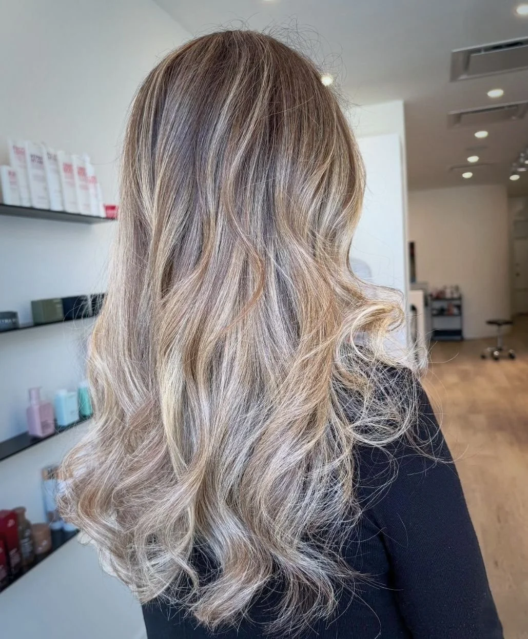 📍The Beach(es) | Toronto
Cut & Highlights by @kreations.salon | Master Stylist | Blond & Natural Lived in looks Specialist
•
•
•
•
•
#faceframehighlights #highights #babylights #blondehair #torontoblonde #thebeache