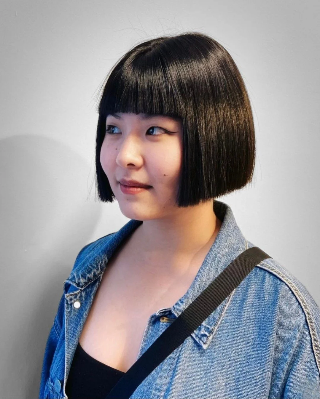 📍Ossington | Toronto
Precision Bob by @franciscocuts | Master Stylist | Cut Specialist &amp; Precision Expert
&bull;
&bull;
&bull;
&bull;
&bull;
 #ossingtonstrip #westqueenwest #dundaswest #torontohair #torontosalon  #shorthaircut #bob #presisionbob