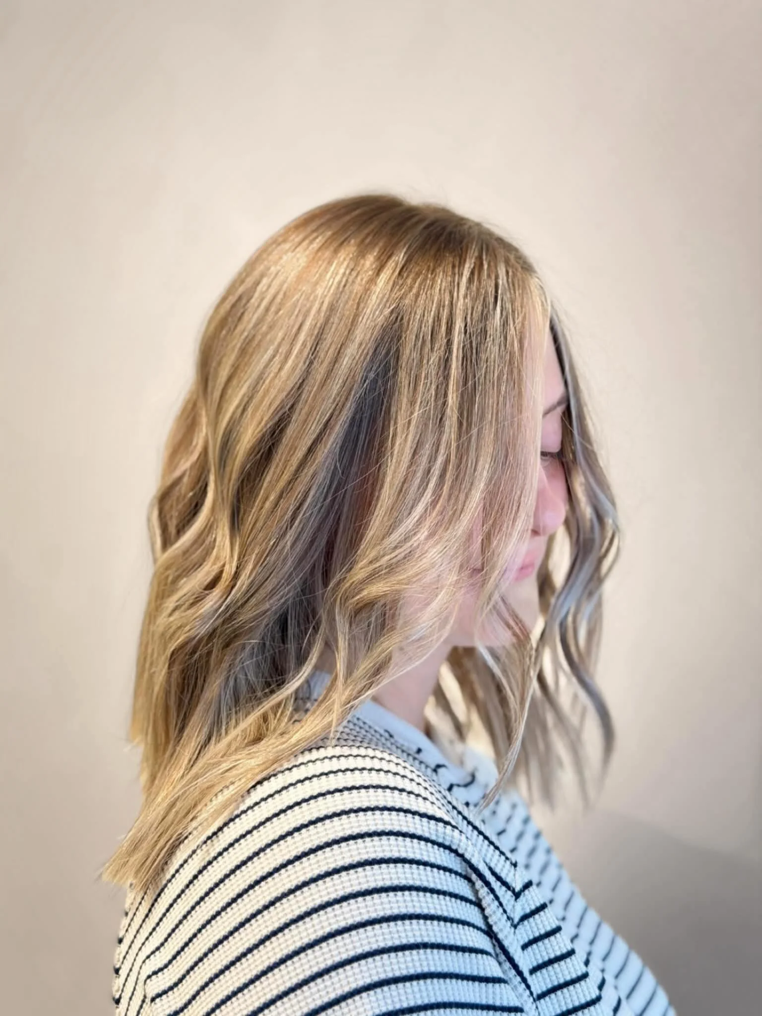 📍Ossington
Cut and Highlights by @egorhair | Master Stylist / Educator | Blonde and Lived in Looks Specialist
,
,
,
#torontoblonde #torontohairsalon #torontosalon #dundaswest #ossingtonstrip