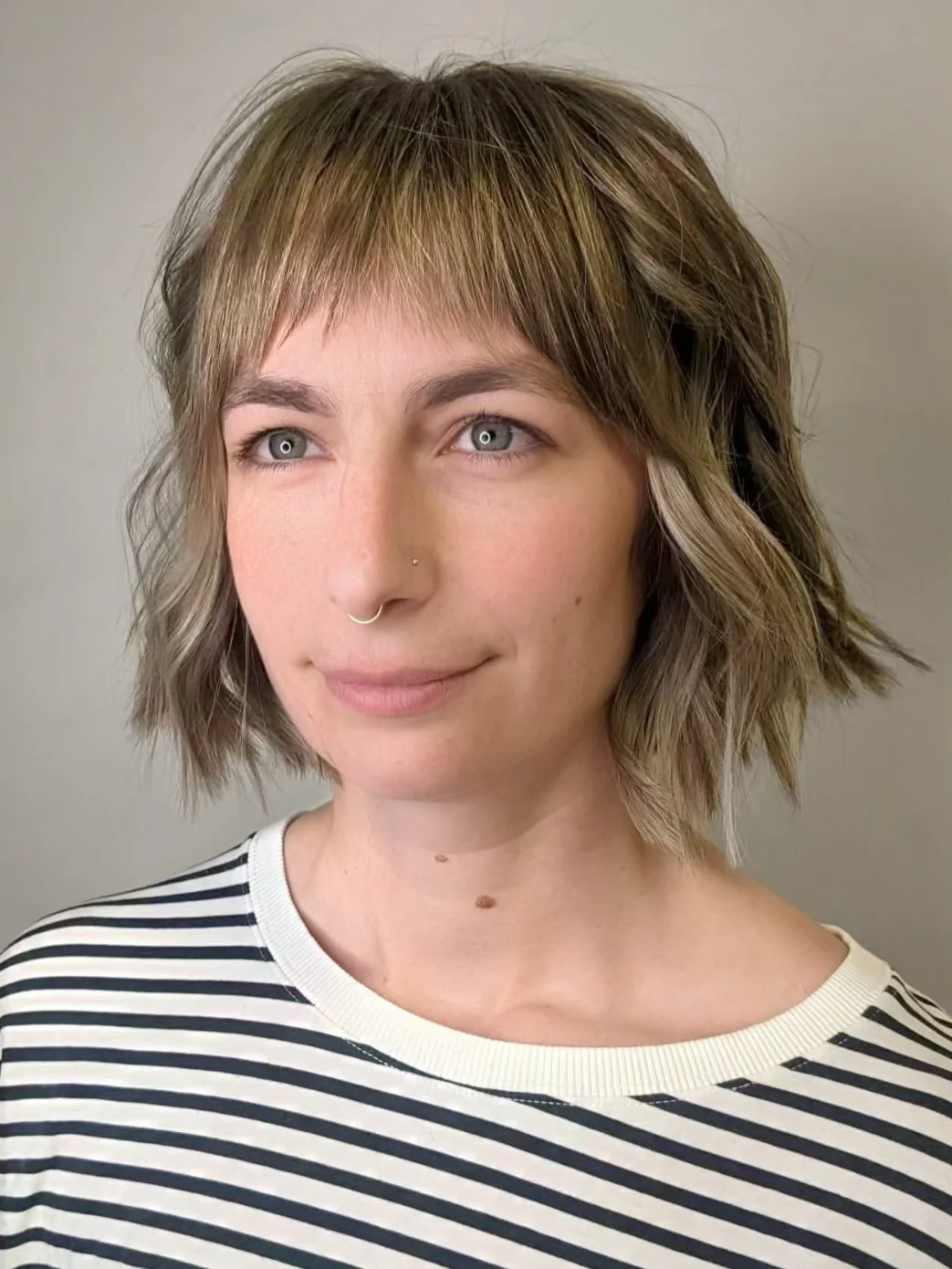 📍Ossington 
Long to Short cut with Bangs by @gosiadoeshair | Creative Director | Modern Cut and Colour Specialist
.
.
.
#torontosalon #torontohair #hairmakeover #longtoshorthair #westqueenwest #dundaswest
