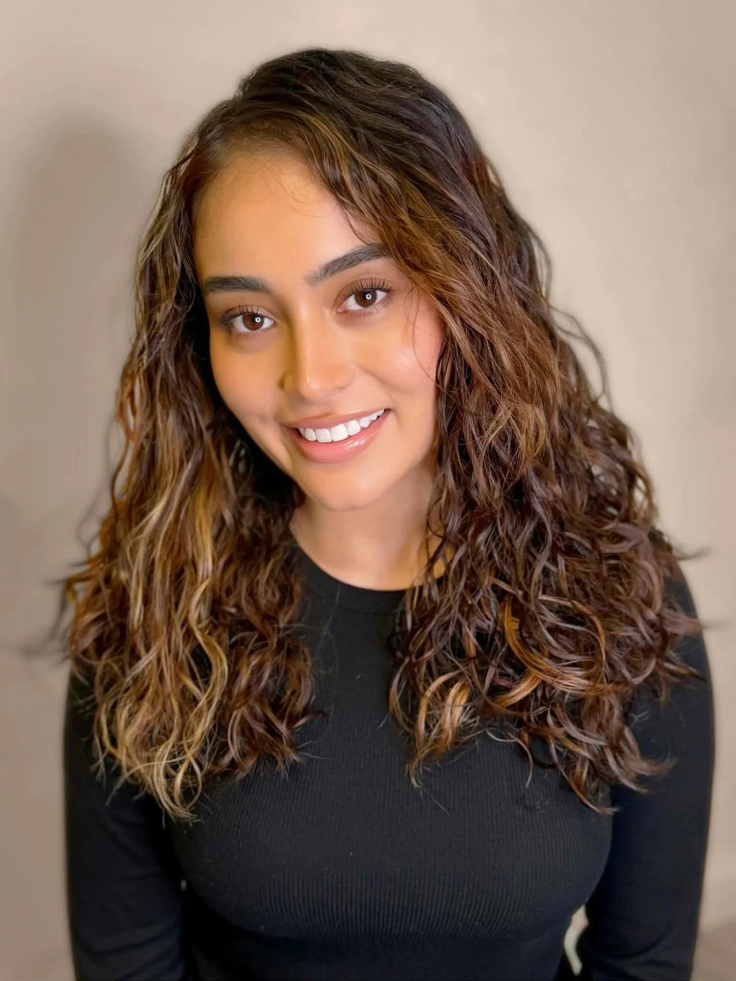 📍Ossington 
Mini Glow Up by @hairbymeladee | Master Stylist / Educator | Lighten and Tone Expert
.
.
.
#torontocolourist #torontosalon #torontohairsalon #westqueenwest #dundaswest