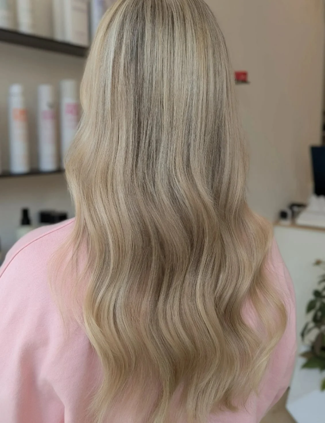 📍The Beach(es)
Blonde Extensions by @kkuyt_stylist | Salon Director | Extension Specialist 
.
.
.
#torontoblonde #torontoextensions #torontohairsalon #torontosalon