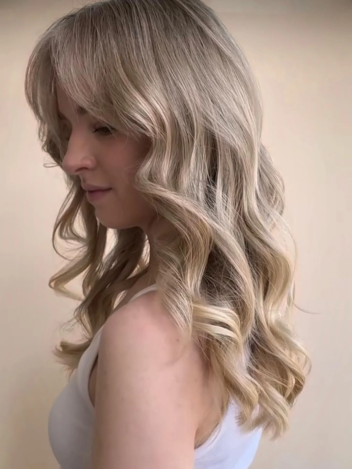📍The Beach(es)
Cut and Highlights by @kreations.salon | Master Stylist | Lived in Look &amp; Lightening Expert
.
.
.
#thebeachestoronto #eastendtoronto #torontoblonde #torontosalon #torontohairsalon