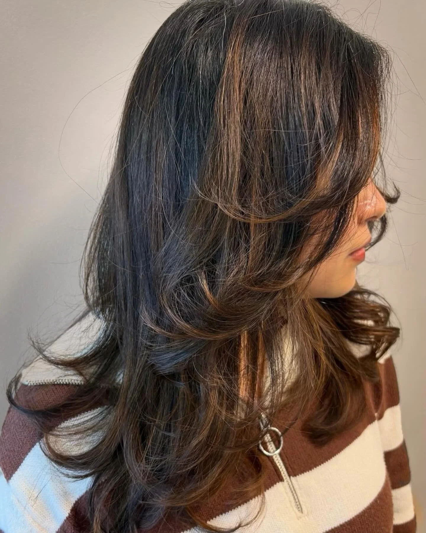 📍Ossington Ave.
Layered Cut by @whodidyourhairgurl | Apprentice Stylist
.
.
.
#apprenticehairdresser #torontosalon #torontohairsalon #longlayers #torontohair