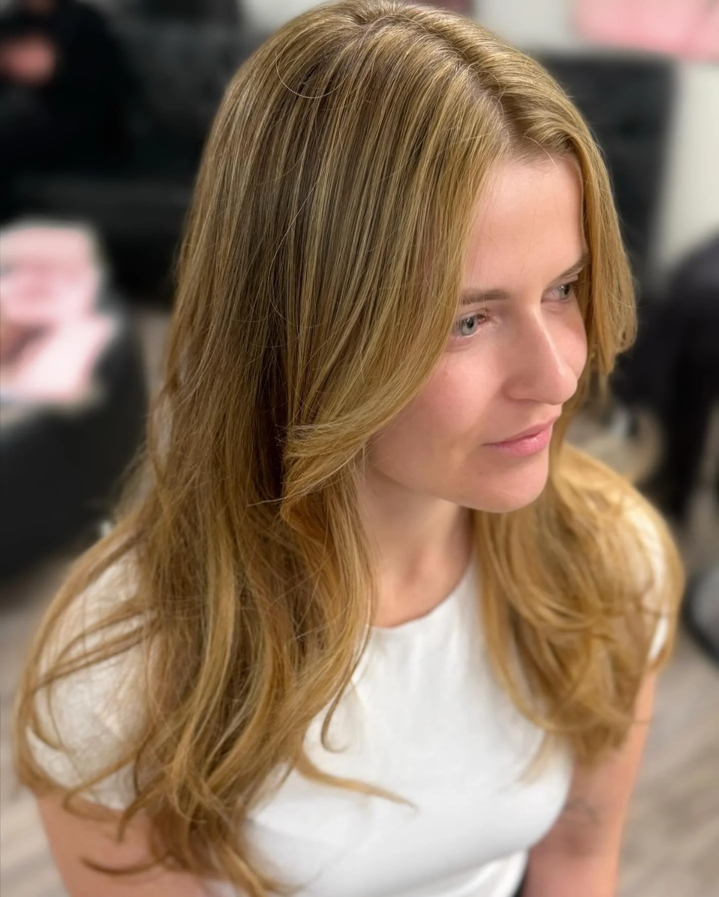 📍Ossington Ave.
Blonde Highlights by @hairbymeladee | Master Colourist &amp; Educator | Highlight and Lived in Look Expert
.
.
.
#torontoblonde #torontocolourist #torontosalon #torontohairsalon #torontohair