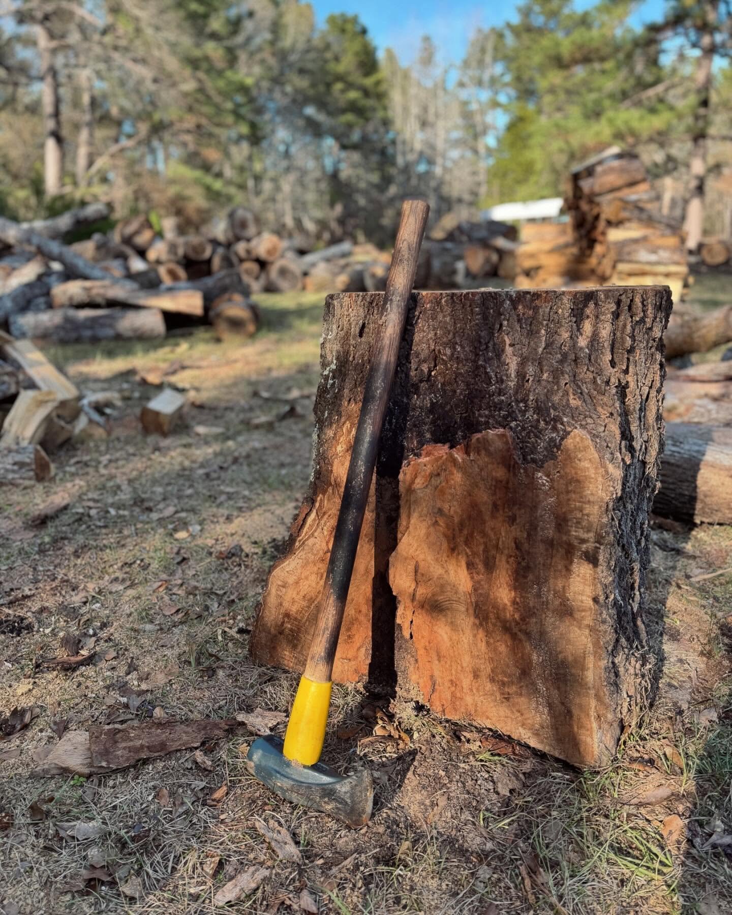 It&rsquo;s firewood season 🪓🪵
Make sure you stay warm and cozy 🔥
Text or call for pricing and delivery: (254) 400-1987