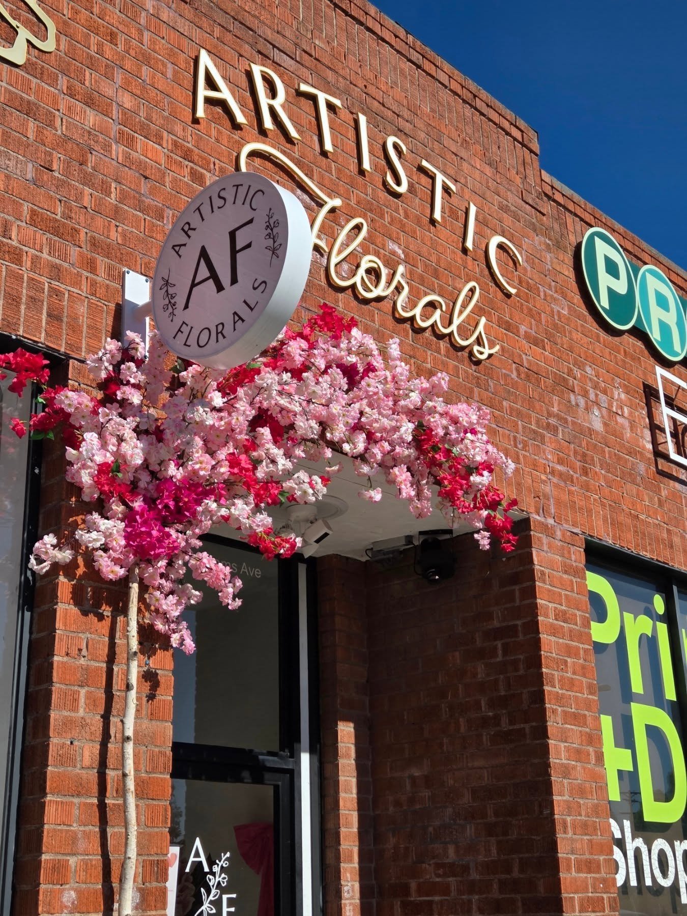 Your place for Valentines Day flowers!  Link in bio to order!