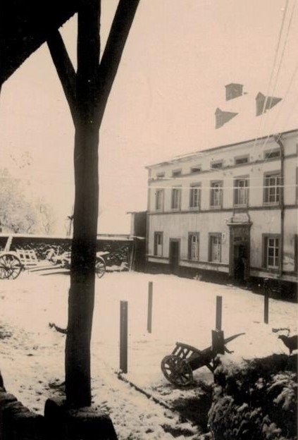 old picture of the yard