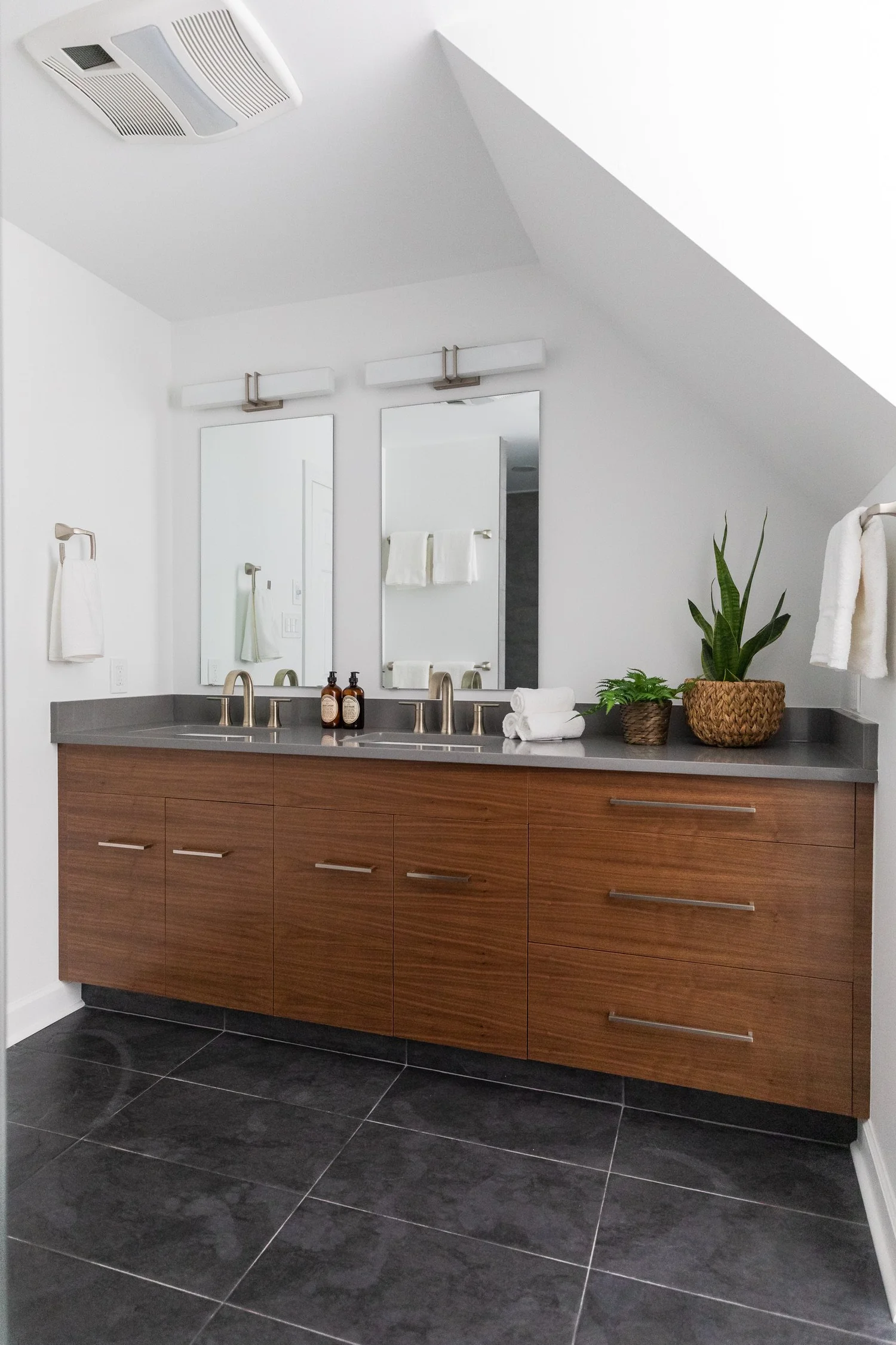 Queenslake Yorktown Virginia bathroom remodeling project completed by VanFleet Homes, photo 18