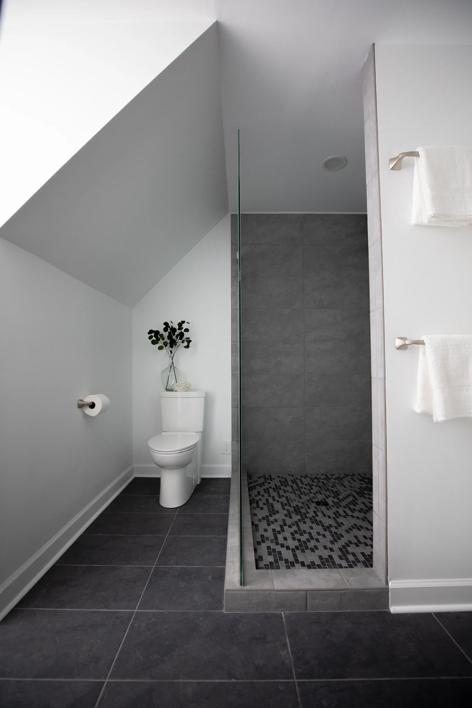 Queenslake Yorktown Virginia bathroom remodeling project completed by VanFleet Homes, photo 23