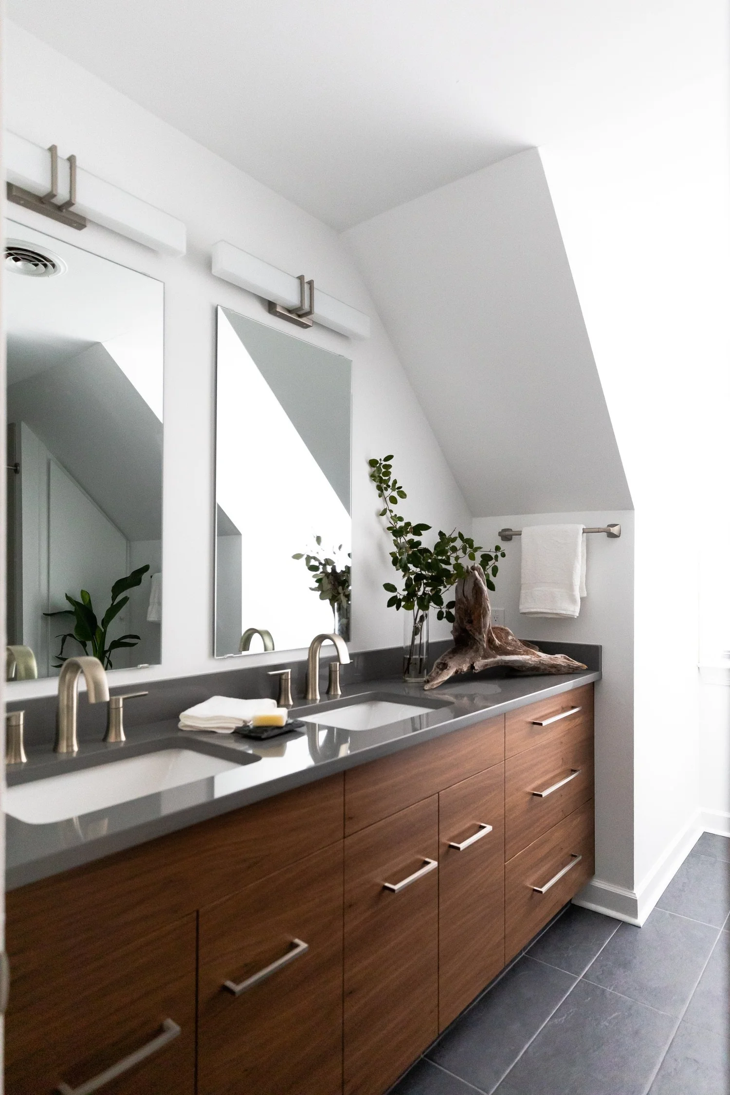 Queenslake Yorktown Virginia bathroom remodeling project completed by VanFleet Homes, photo 10