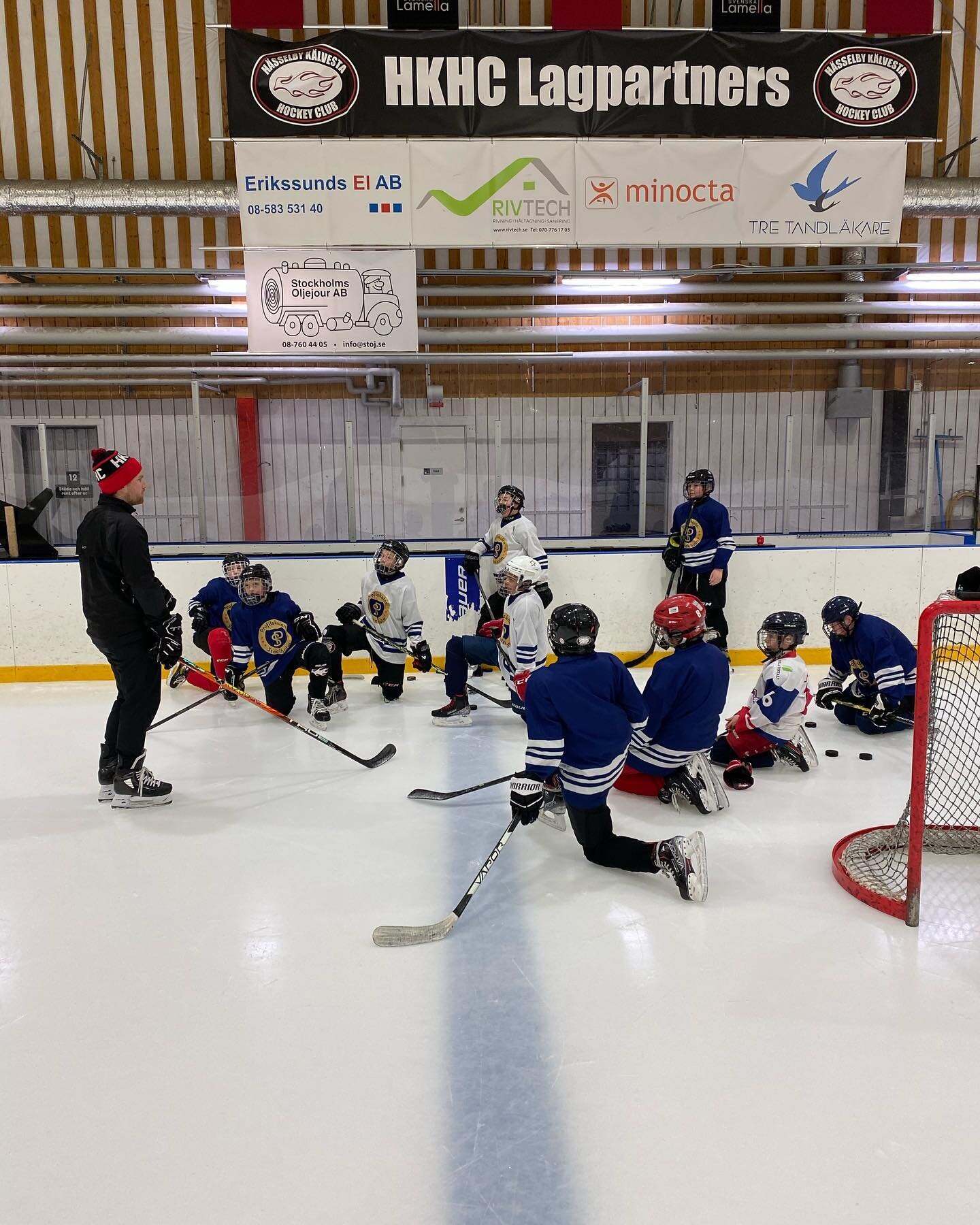 &Auml;ntligen &auml;r jul- och ny&aring;rsledigheten &ouml;ver och morgontr&auml;ningarna &auml;r ig&aring;ng igen🙂🏒🏒