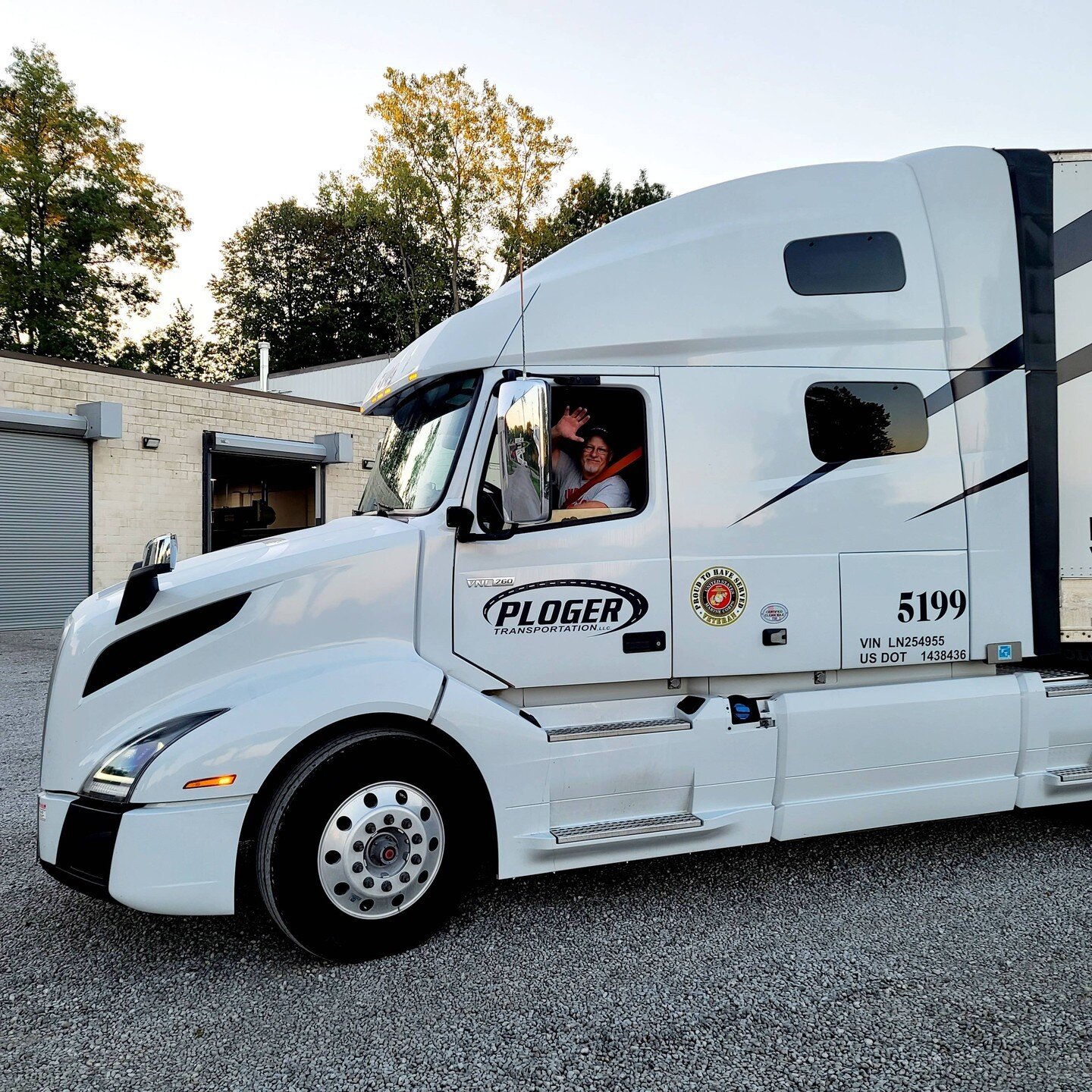 Good morning everyone! Pete Mycek is ready to roll to Virginia! Just look at that beautiful Volvo! Pete is part of our growing fleet of United States Veterans! Thank you to all for your service!

Happy Wednesday everyone and stay safe out there today